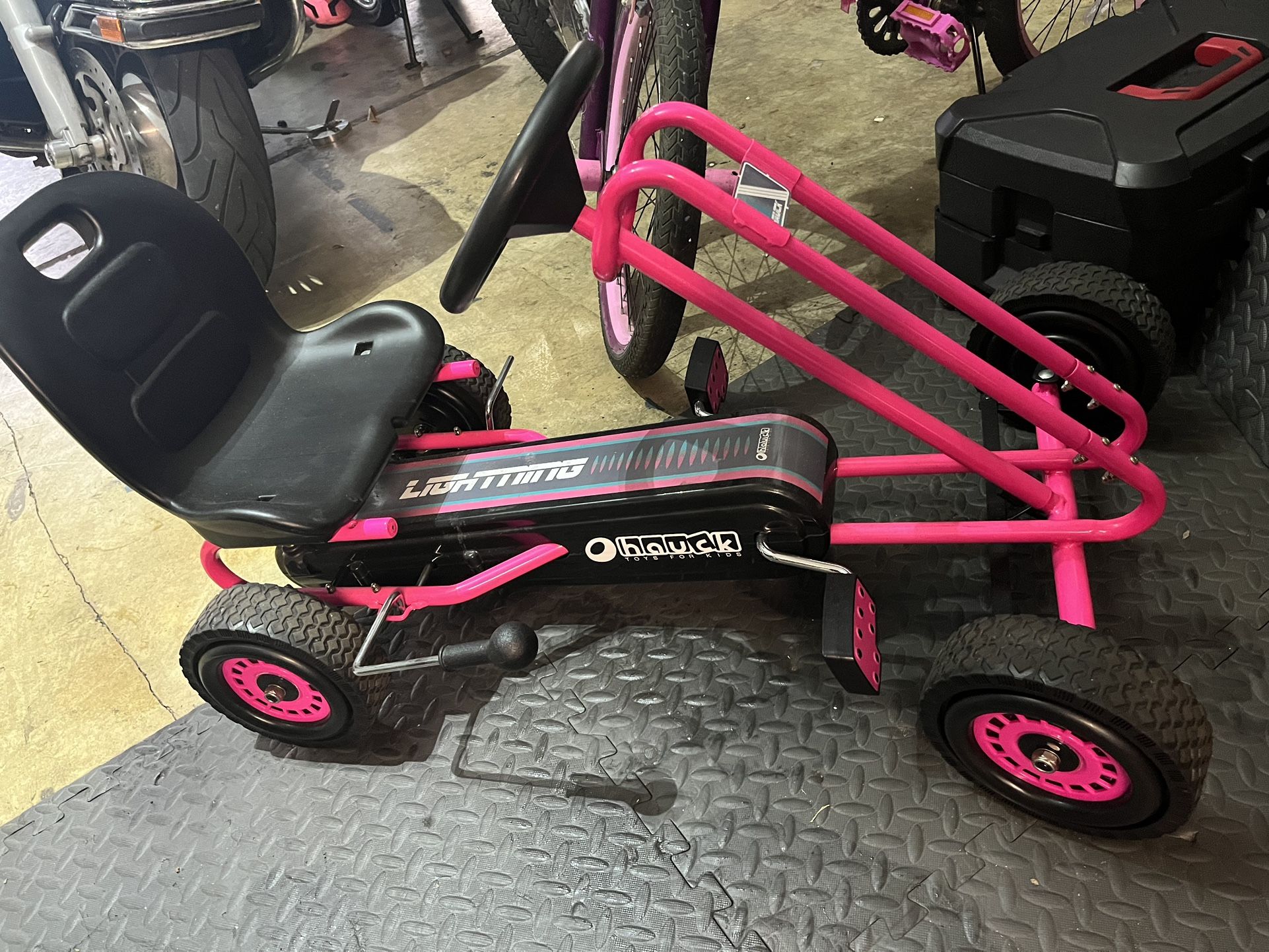 T55045 Hauck Lightning Ride-On Pedal Go-Kart