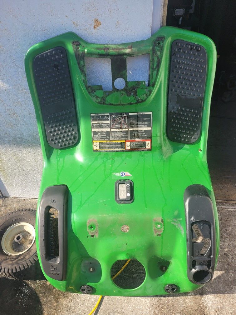 ((READ AD))(($60 Each))((BODY/FENDER D--SERIES Johndeere)) Riding Mower