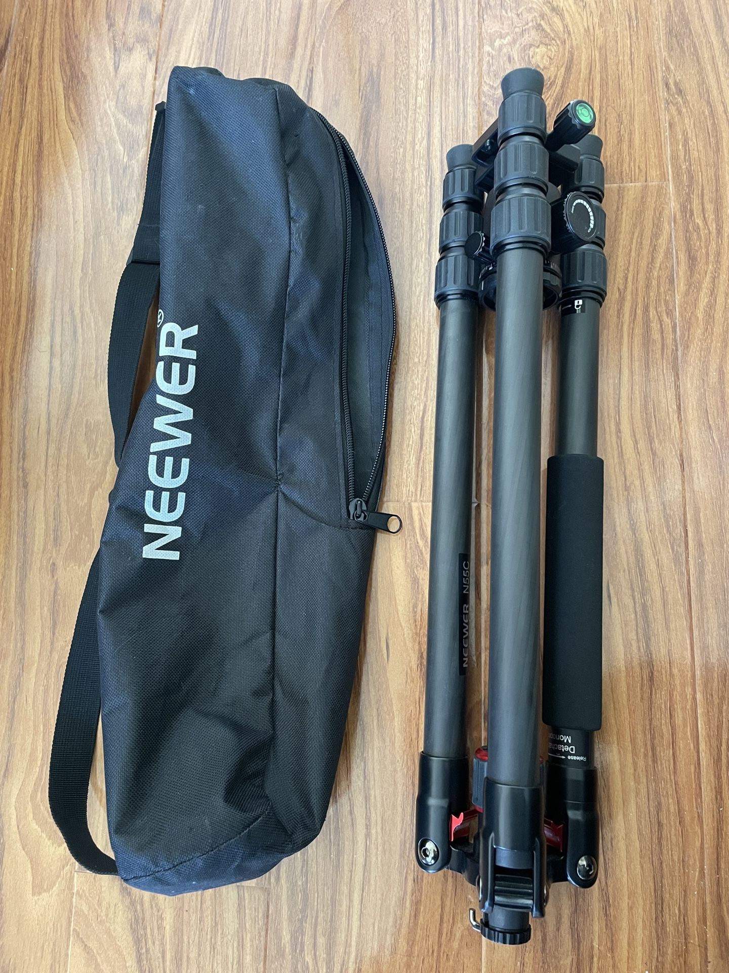 Neewer Carbon Fiber Tripod w/2-Section Axes