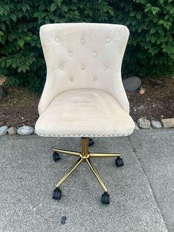 Beige Velvet Home Office Desk Chair with Wheels & Gold Base, with Tuft back preowned 🌟🌟
