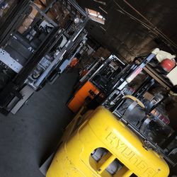 Forklift 
