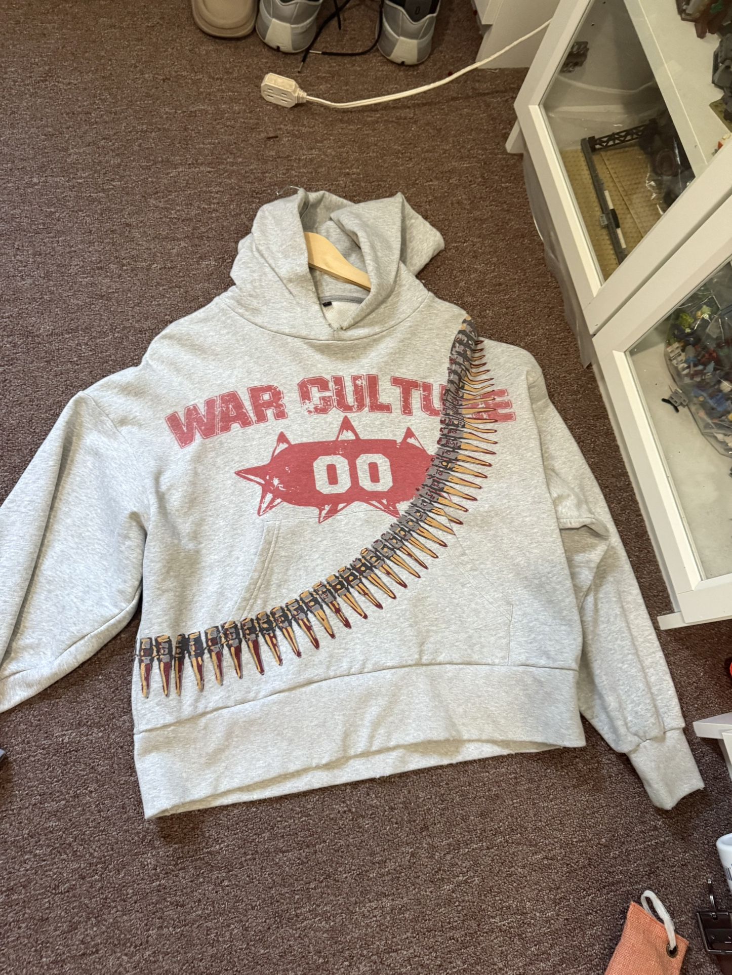 war culture size meduim hoodie