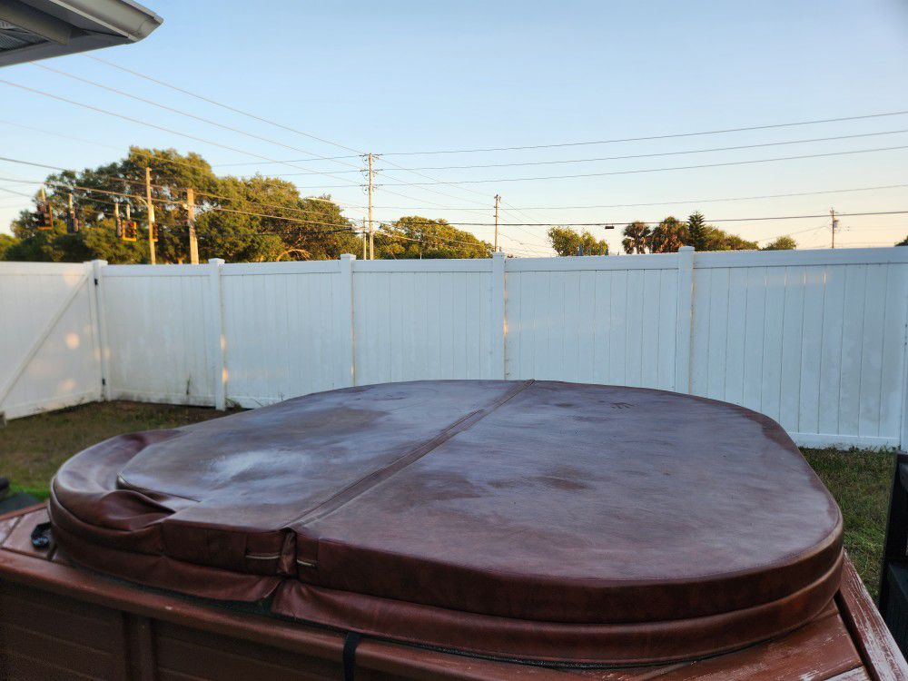 Brand New 8x8 Ft Hot Tub Cover
