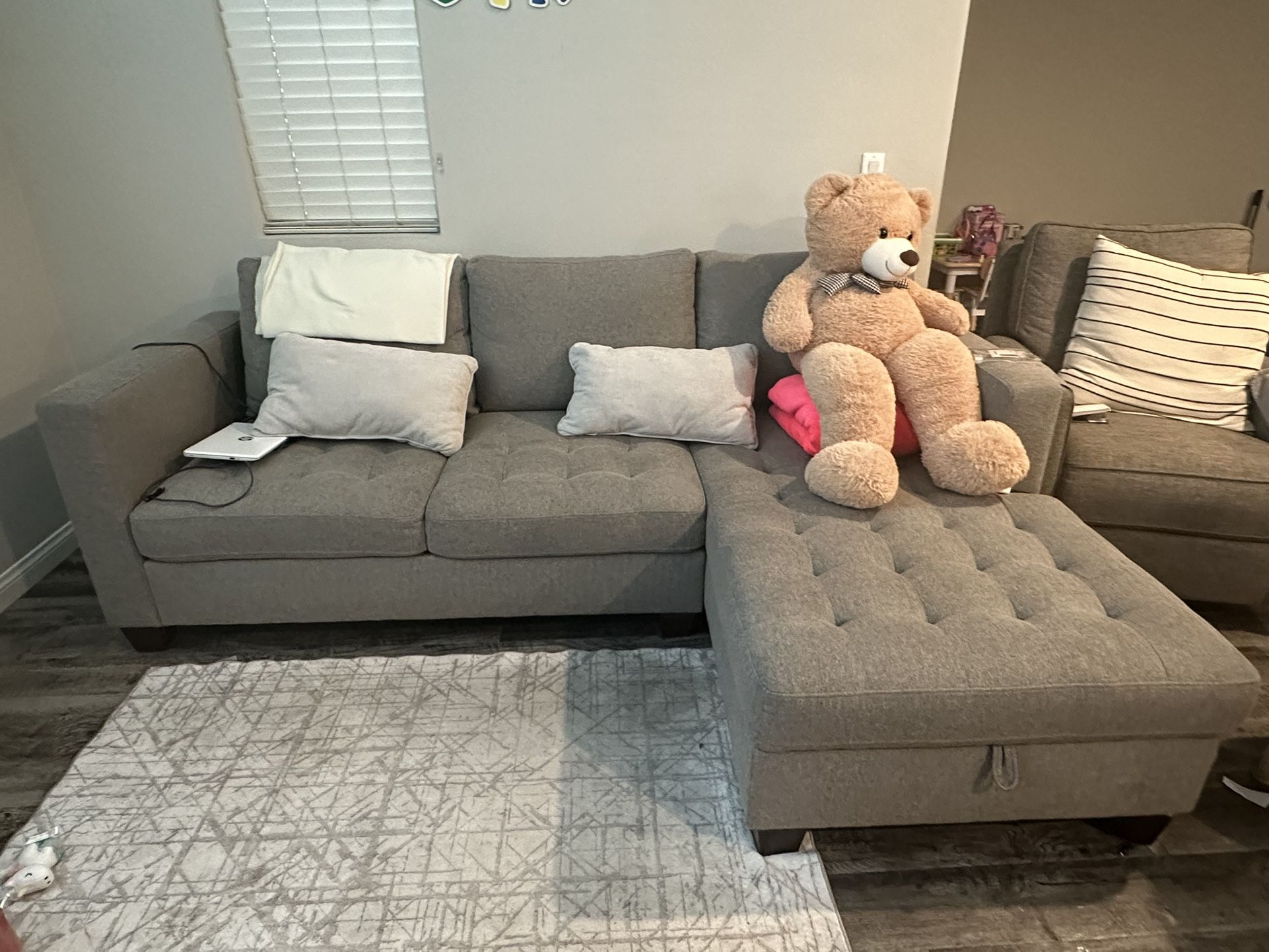 USED IN GREAT CONDITION SECTIONAL WITH STORAGE