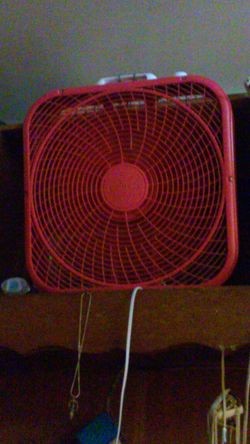 Hit pink lasko fan for Sale in Phoenix, AZ - OfferUp