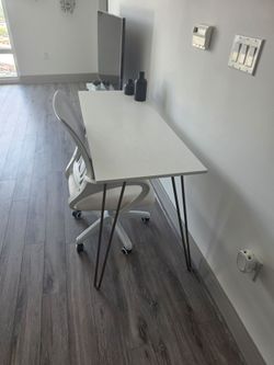 Almost new beautiful desk and chair set