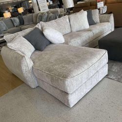 Bucktown Light Color 2 Piece Sectional Sofa With Chaise /P