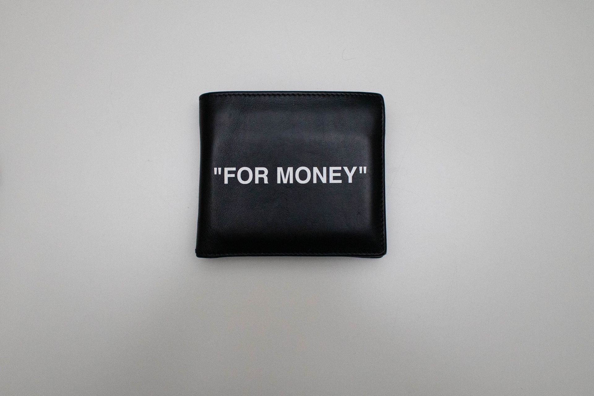 Off-White Men’s Leather Wallet – Like New, Authentic w/ Receipt