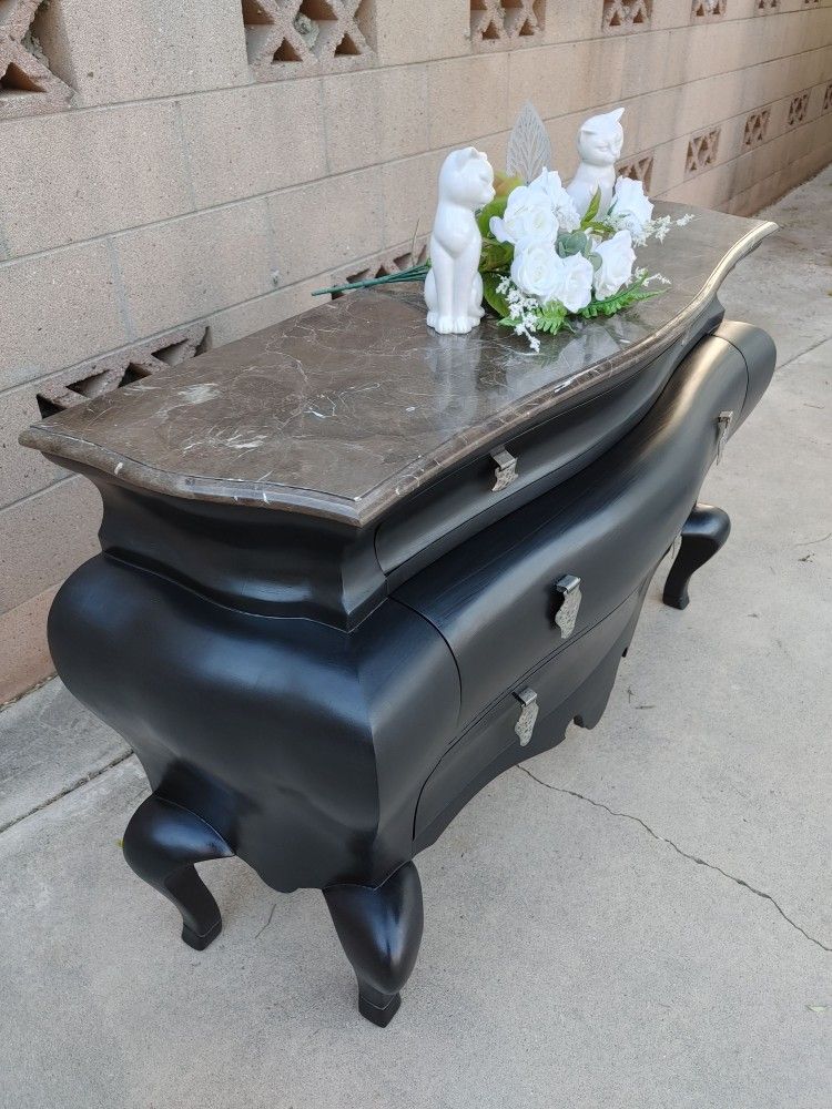 Gorgeous Black Bombay Dresser