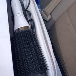 Michael Kors Purse, Dolce & Gabbana , GHD Professional Motion Responsive Styler, GHD 2in1 Professional Hair Dryer Brush, Moschino Purse, Coach Purse