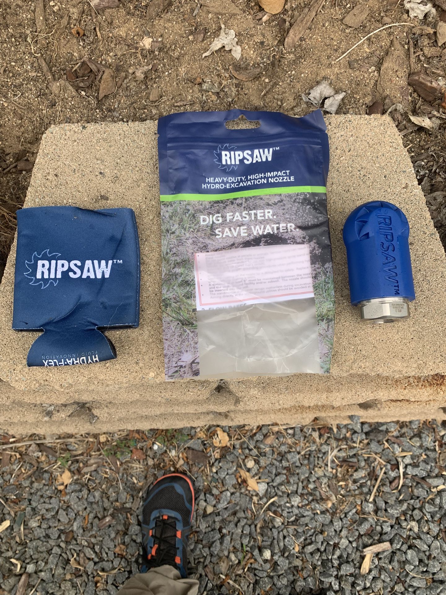 RIPSAW HEAVY DUTY HIGH IMPACT HYDRO EXCAVATION NOZZLE