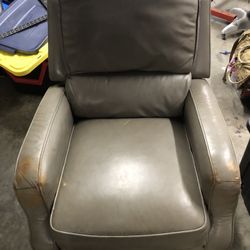Free Swivel Recliner 