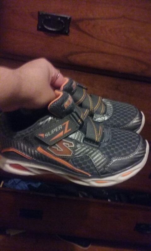 Kids light up sketchers sneakers