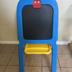 Crayola Double sided Easel Whiteboard Blackboard 