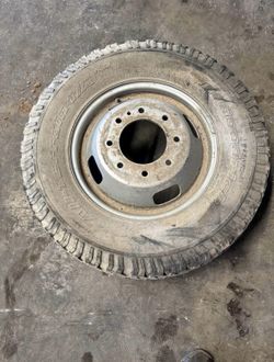 ford f-350 8x200 lug pattern spare tire / rim