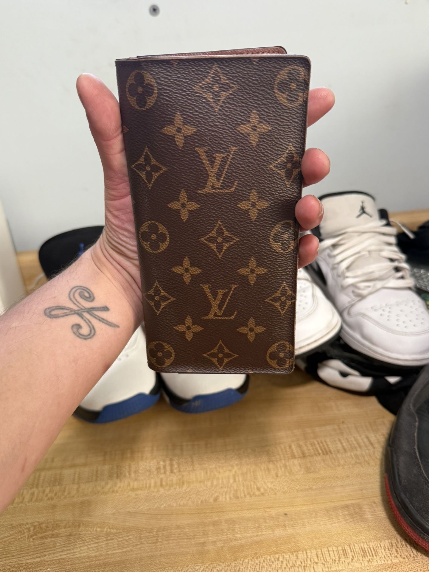 Authentic Louis Vuitton Brazza Wallet