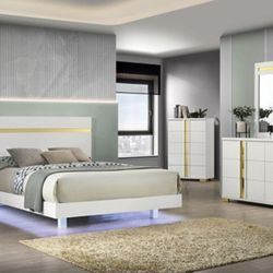Brand New White & Gold 4pc Queen Bedroom Set (Available In Eastern King)