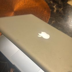Mac Book 