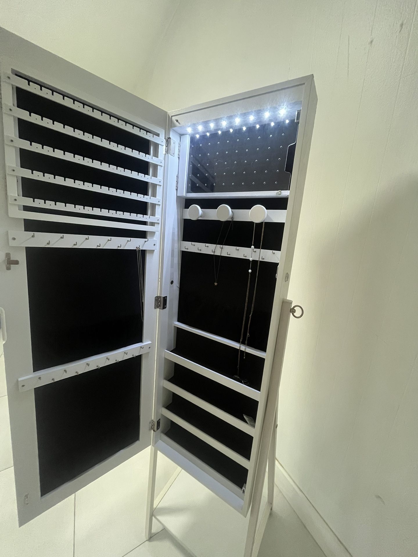 Light Up Jewelry Mirror Cabinet