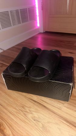 Nike slides