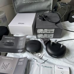 Oticon MiniRite R/T Hearing Aids And Charging Station . Barely Used Good Condition 