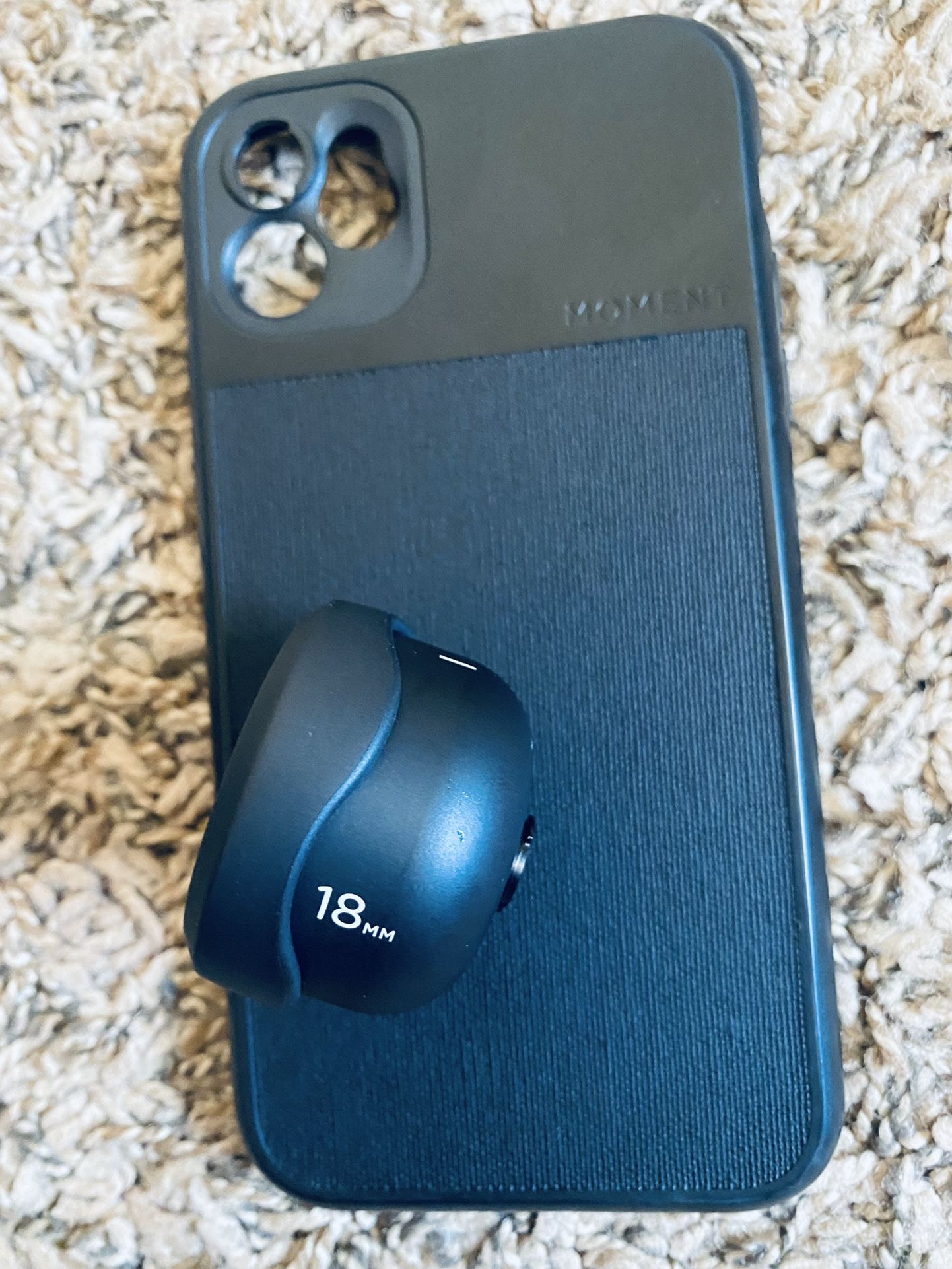Moment Lens 18mm “With The Case”