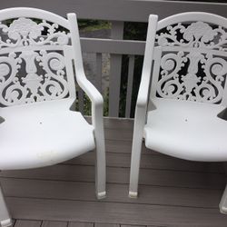 Patio Chairs Like New 