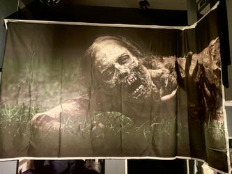 Halloween Crawling Zombie