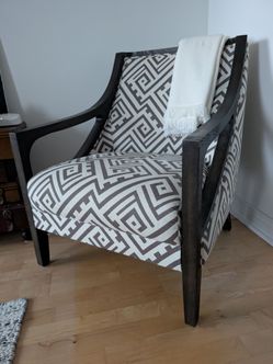 Accent Chair - Modern Geometric pattern