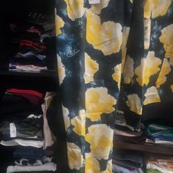 TWO  PC  BRAND NEW NIKE SWEAT SUIT 