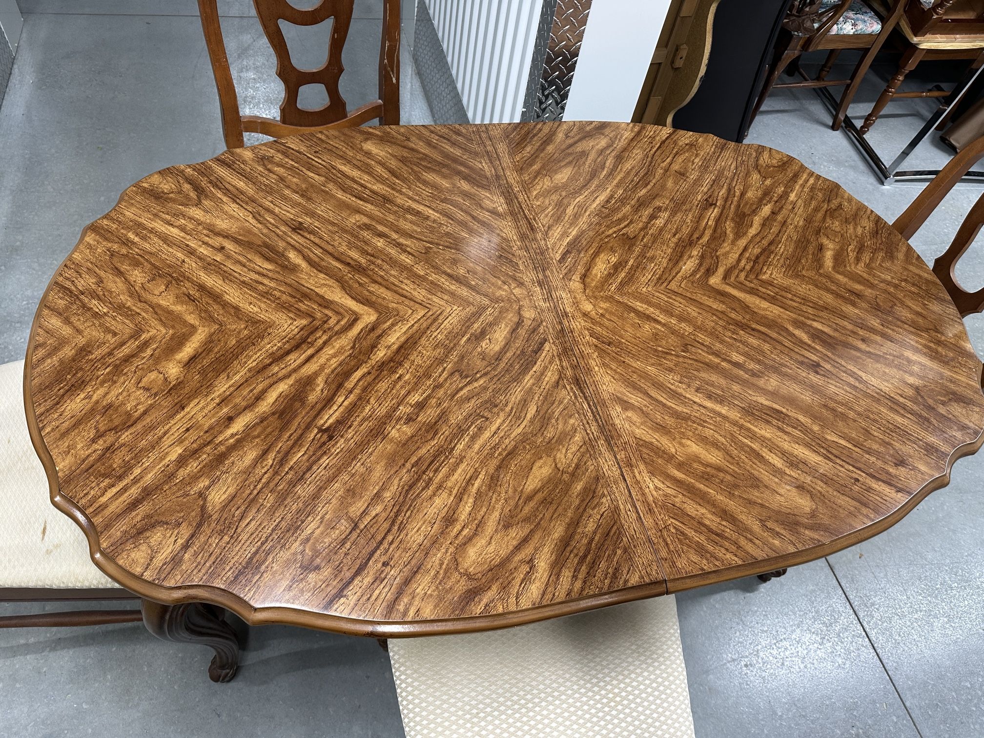 Wooden Dinning Table With 4 Chairs One Leaf