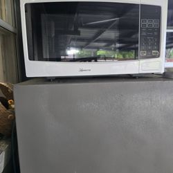 1000 Wats Microwave