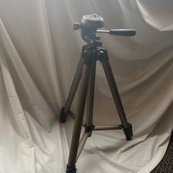 Amazon Basics Tripod 