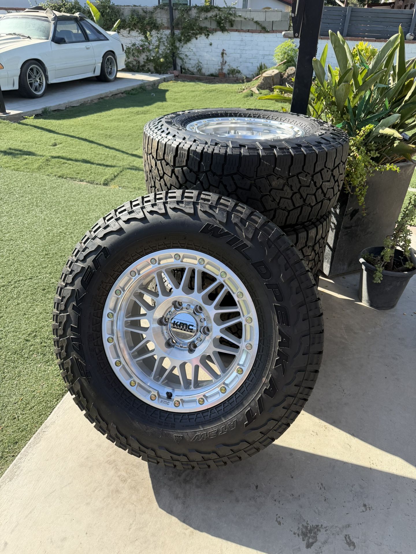 4 kmc rims 285/70/r17 Falken at3 tires Tacoma rims Chevy rims 6 lug rims 33s llantas r17 methods
