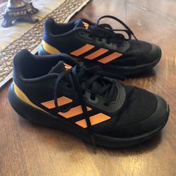 Adidas Boy Shoes Size 3,5