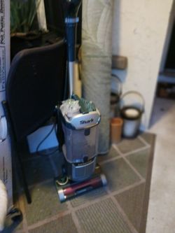 LIKE BRAND NEW SHARK VAC SUPER CLEAN 30 FIRM