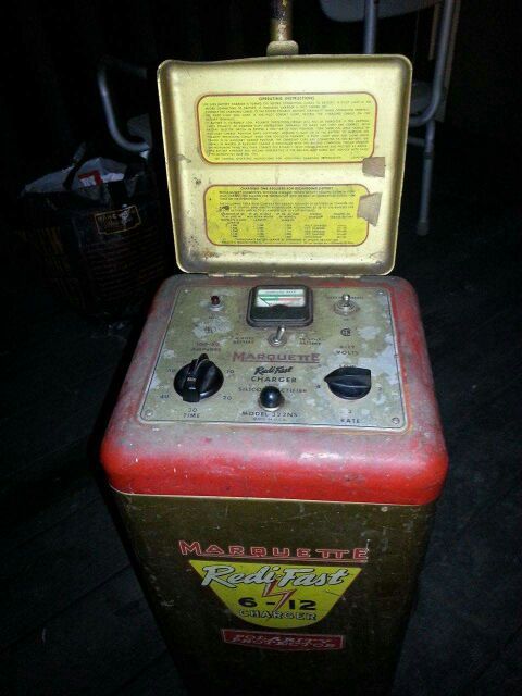 Vintage 1950s Marquette Redi-Fast battery charger