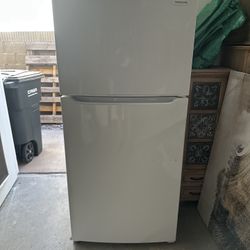 Frigidaire Refrigerator-Freezer 
