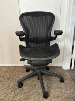 Herman Miller Aeron Classic Size B fully loaded