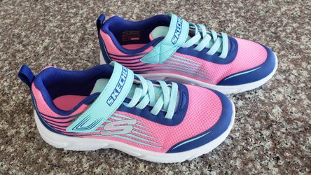 New Skechers size 4