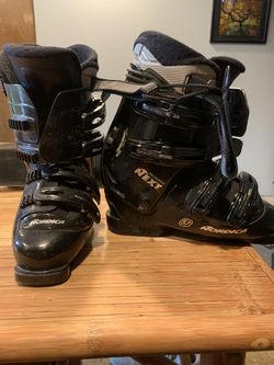 Nordica Size 57 Men’s Ski Boots. Perfect For Any New Riders.  Good Condition. 