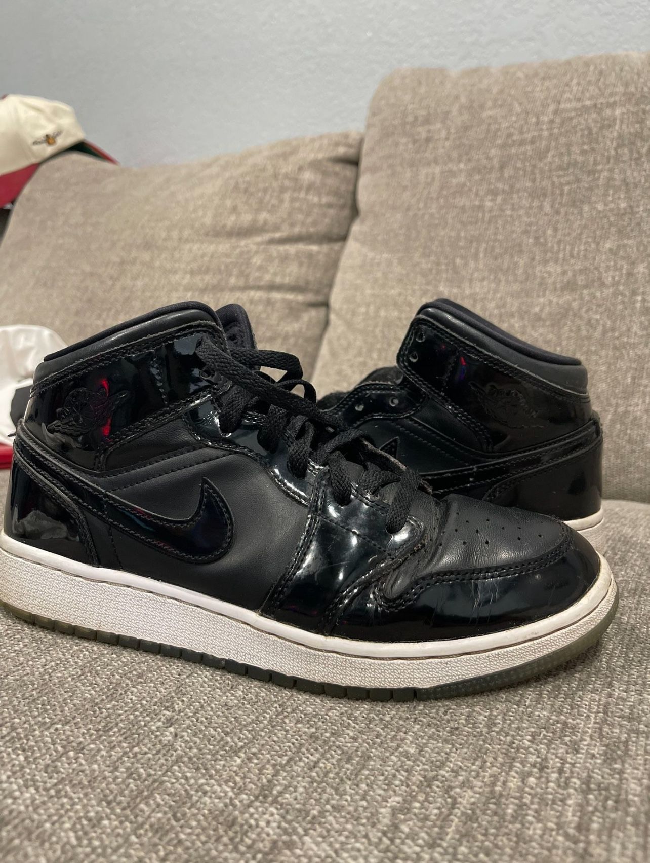 Air Jordan Aj1 Mids 7Y