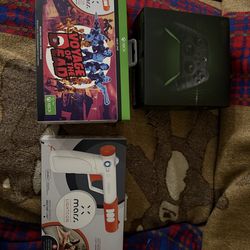 Xbox light gun game with extra gun and anniversary controller