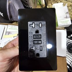 New Box Of 20 Amp Black GFIs