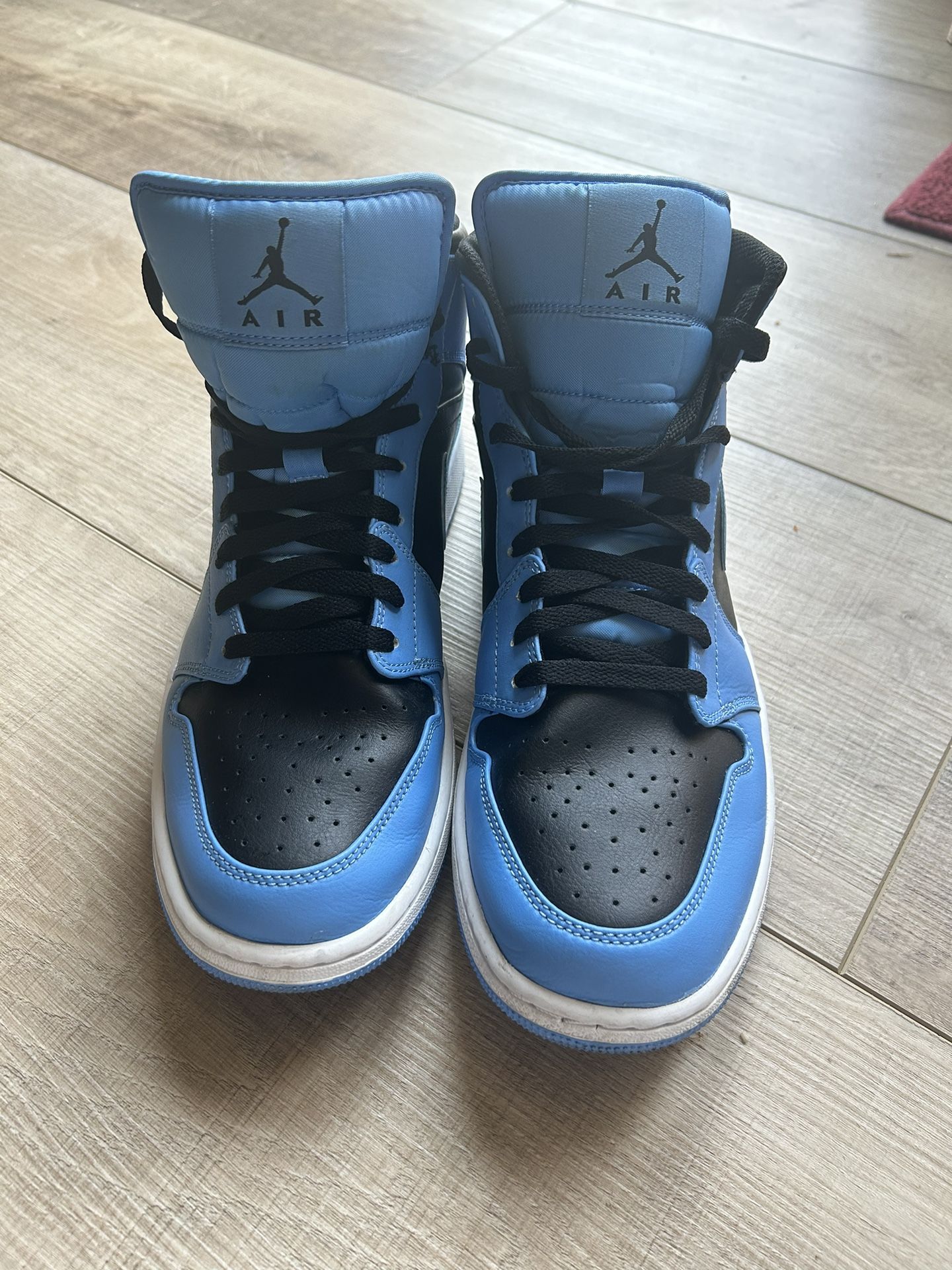 Jordan 1 Mid-Size 13 (University Blue)