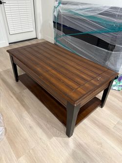 Coffee Table ( lifttop)