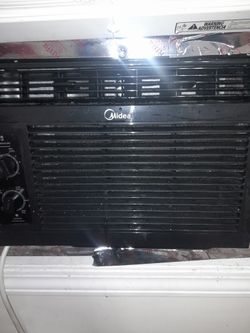 Midea 5000 BTU Window A/C Unit