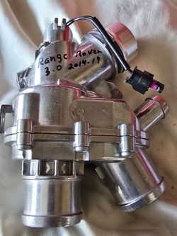 Termostat housing fits jaguar and Range Rover