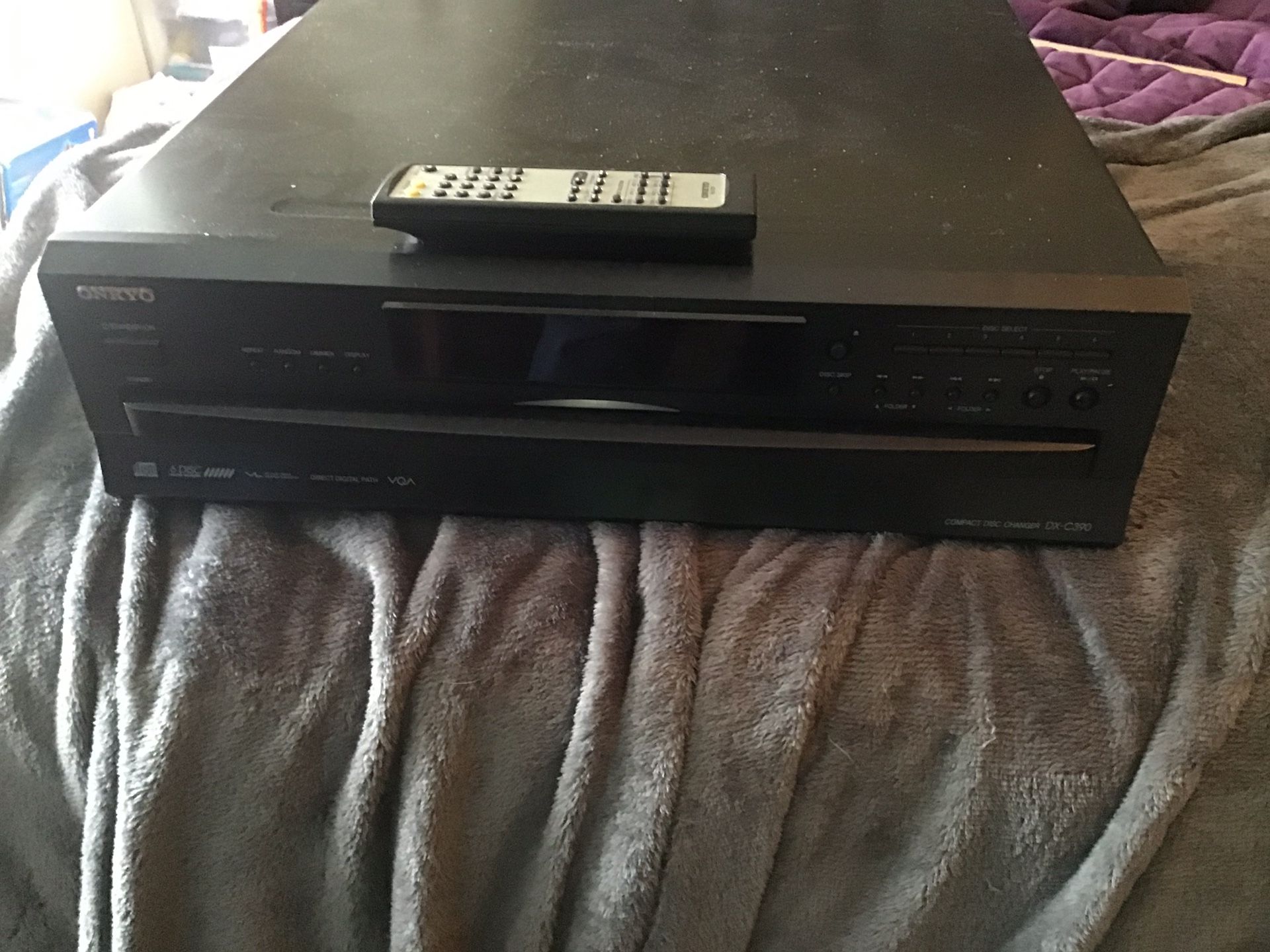 ONKYO 5 disc CD player with remote