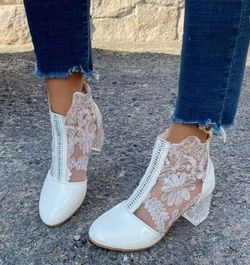 Women’s Kitten Heel Boot